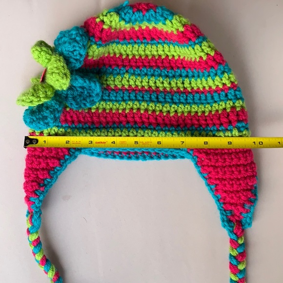 Child’s hand crocheted hat - Picture 4 of 5